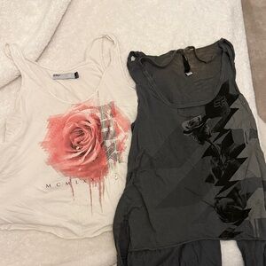 Bundle of 2 Fox tanks size small